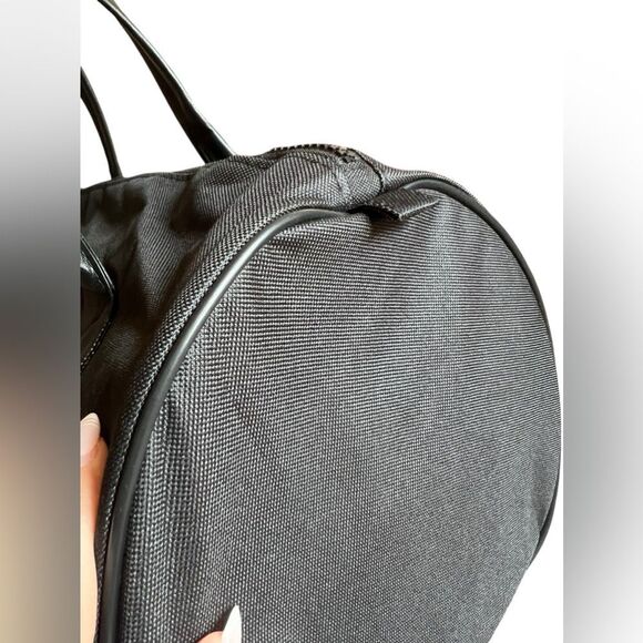 GIVENCHY Perfums Duffle Bag - Picture 5 of 11